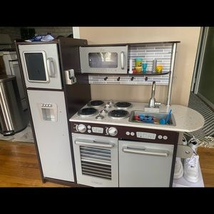 Toddler modern kitchen